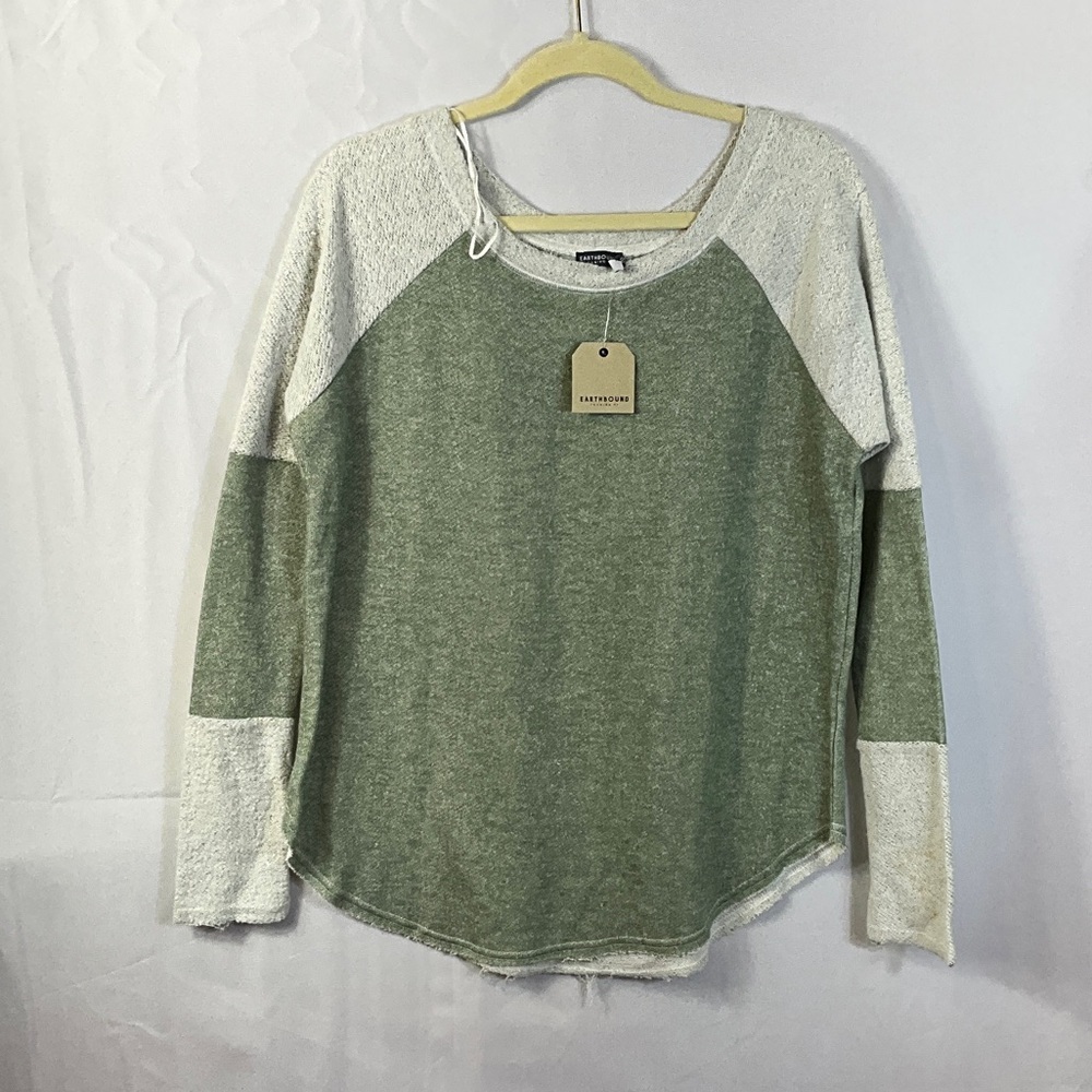 EARTHBOUND Raw Hem Long Sleeve Green and White Shirt Size Small